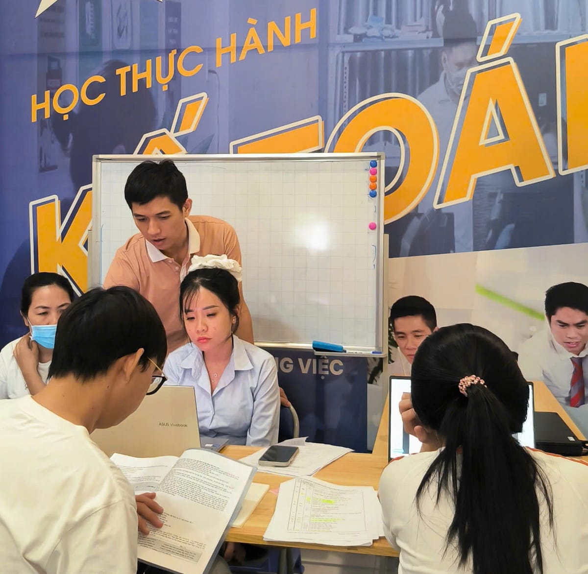 Phương Pháp Đào Tạo Thực Hành Kế Toán Trực Tiếp