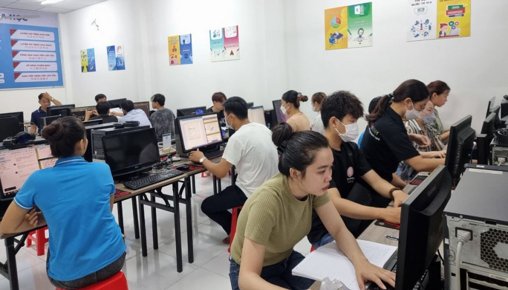 Khóa Học Kế Toán Thuế Tại TPHCM Phù Hợp Với Ai